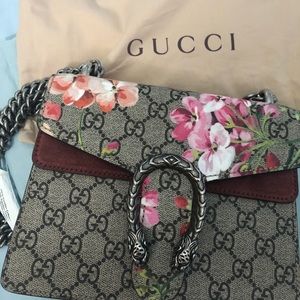 Gucci Bags - Gucci Dionysus GG blooms mini bag. Gucci Bags - Gucci Dionysus GG blooms mini bag.